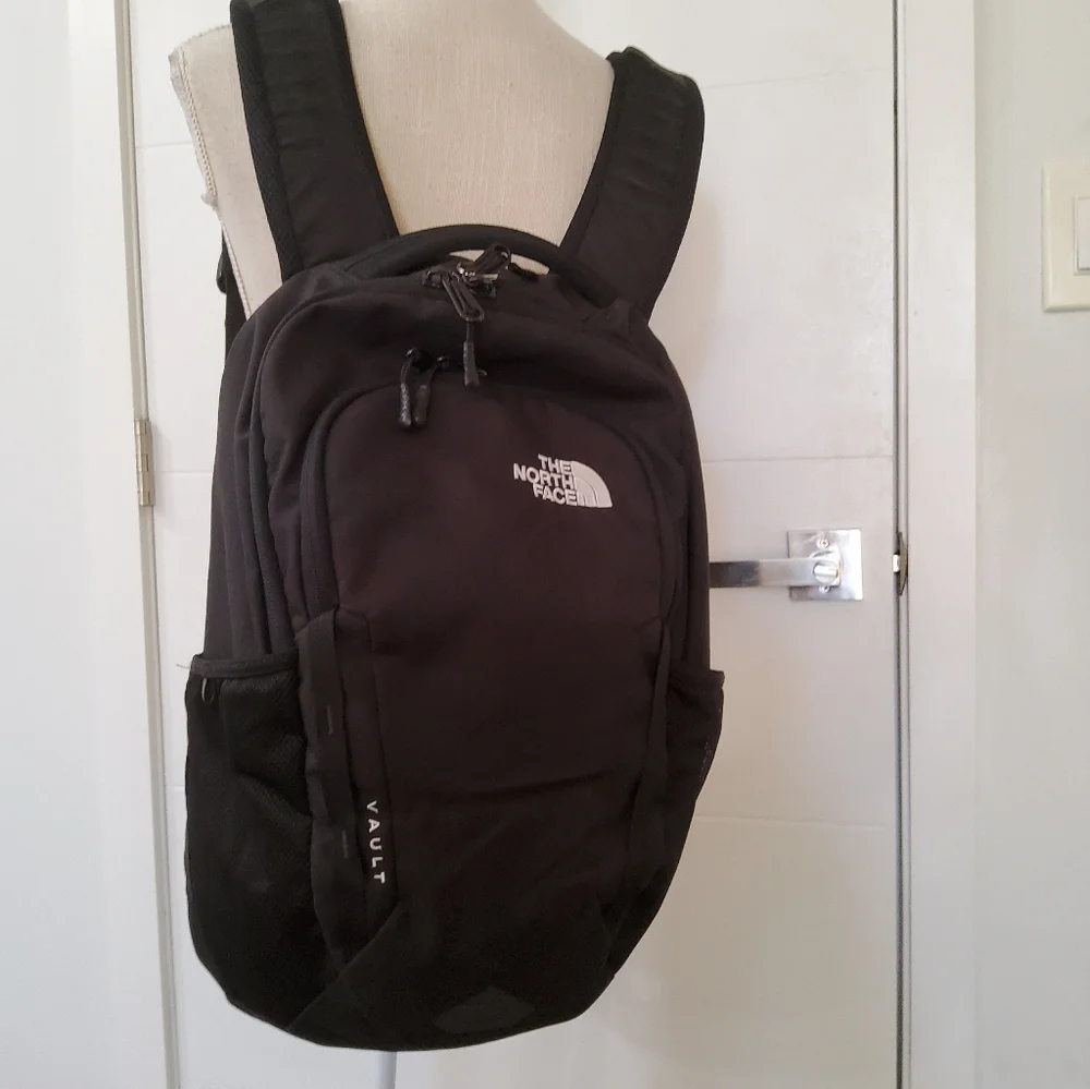 The North Face Vault Black Backpack